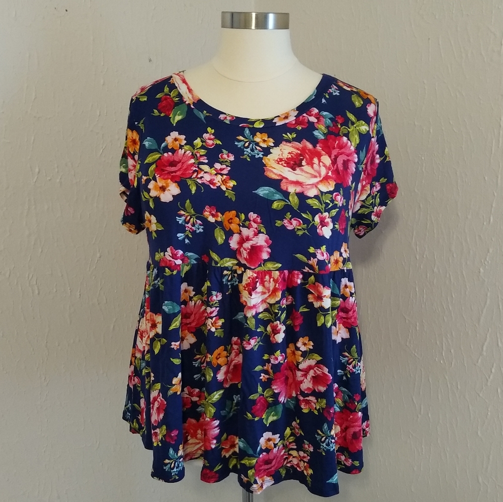 e. Luna Navy Floral Baby Doll Top